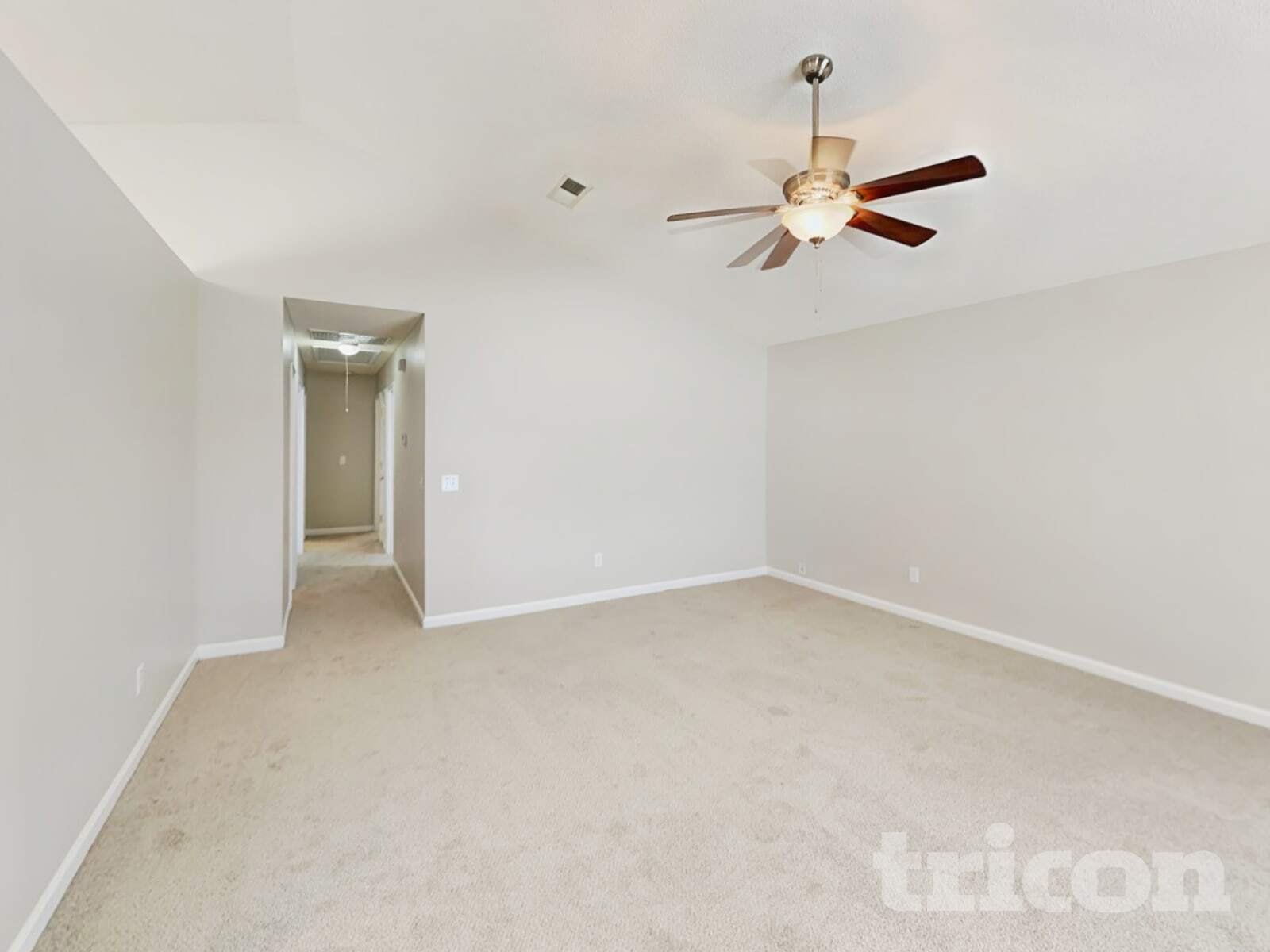 Building Photo - 337 White Gables Dr