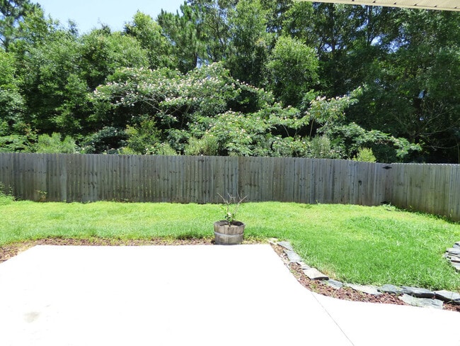 Building Photo - 5204 Parkside Dr