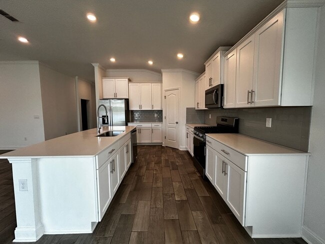 Building Photo - AMAZING POND VIEW! This is a great price o...
