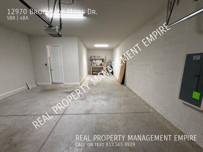 Building Photo - 12970 Brookside Moss Dr