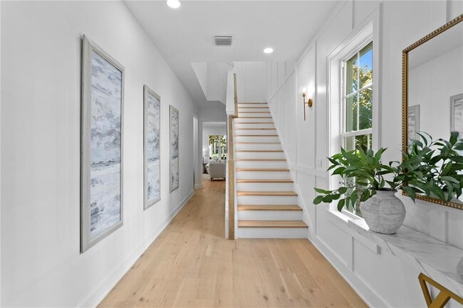 Building Photo - 440 GILMAN Pl