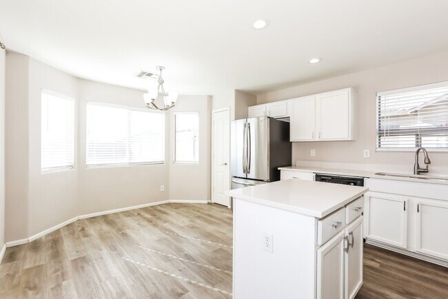 Building Photo - 1361 E Ryan Rd