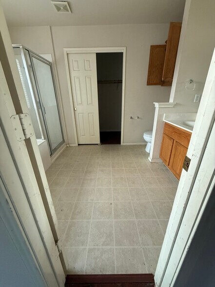 Building Photo - 1209 Coronation Way