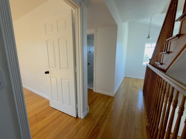 Building Photo - 731 Beryl St