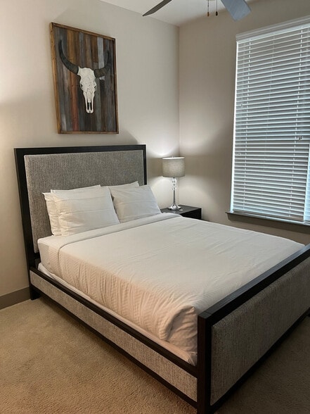 Building Photo - 5720 Carnegie Blvd