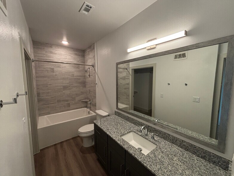 Building Photo - 216 Flint Rdg Rd