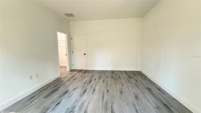 Building Photo - 7432 N Cricket Dr