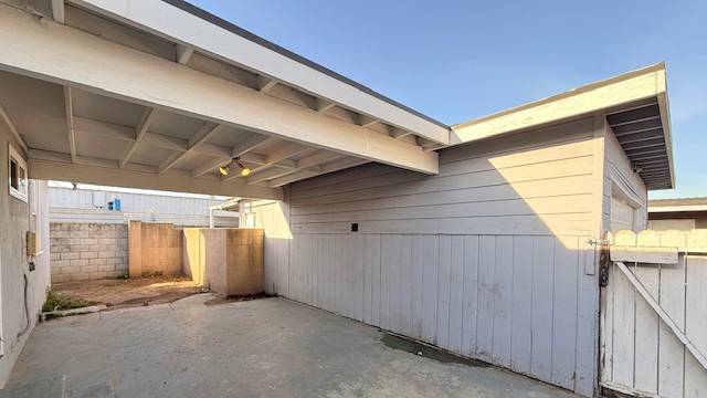 Building Photo - 10838 Vernon Ave