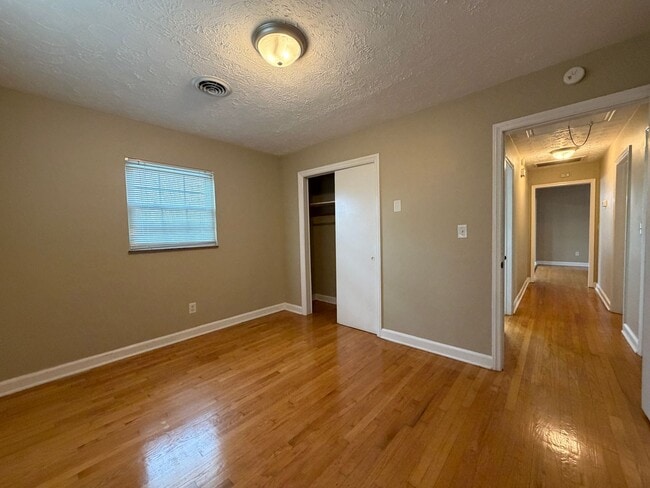 Building Photo - Nice 3 bedroom/1.5 bath home for rent in E. Morristown, Tennessee