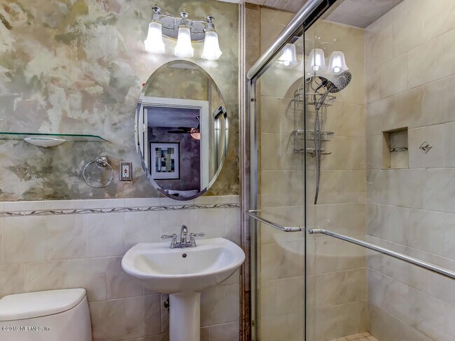 Building Photo - 88 Oakwood Rd