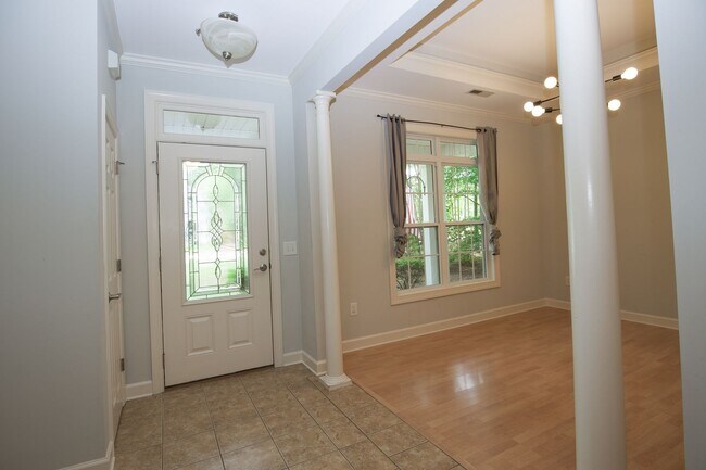 Building Photo - Beautiful corner lot home- Woodlake