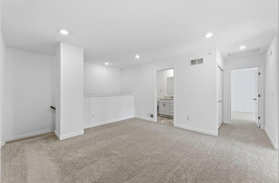 Building Photo - 15011 Adare Way