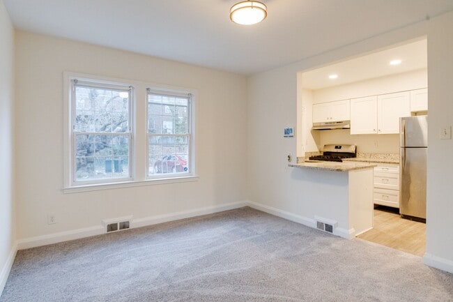 Building Photo - 1809 Glen Ridge Rd