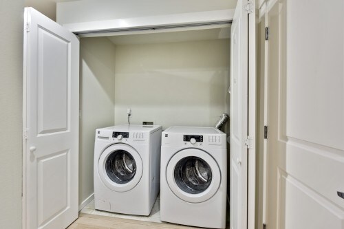 Building Photo - Tanager Condominiums - 2 bedrooms