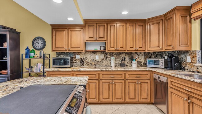 Building Photo - 40632 La Costa Cir E