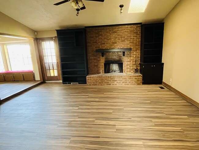 Building Photo - 2109 Tracys Terrace