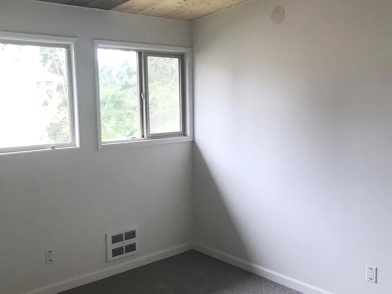 Building Photo - 21521 73rd Pl W