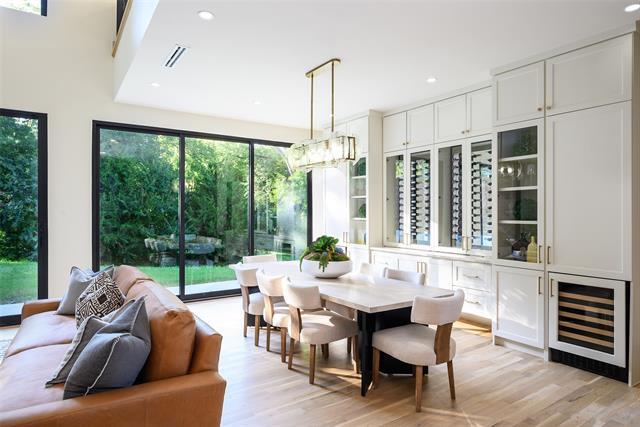 Building Photo - 6984 Santa Barbara Dr