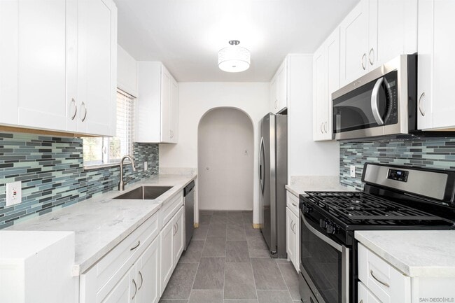 Primary Photo - 627 60th St