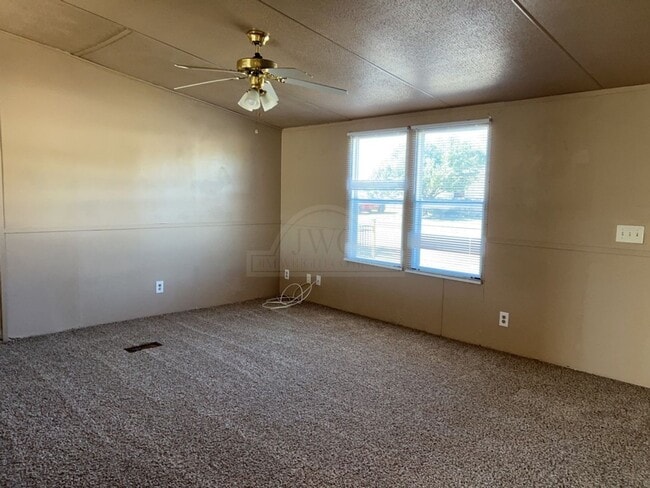 Building Photo - 3406 Valencia Dr