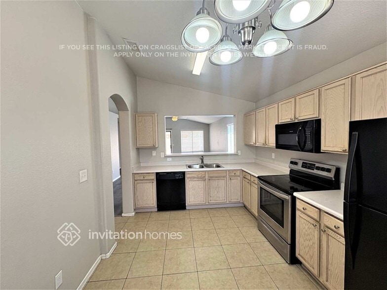 Building Photo - 7349 N 70th Dr