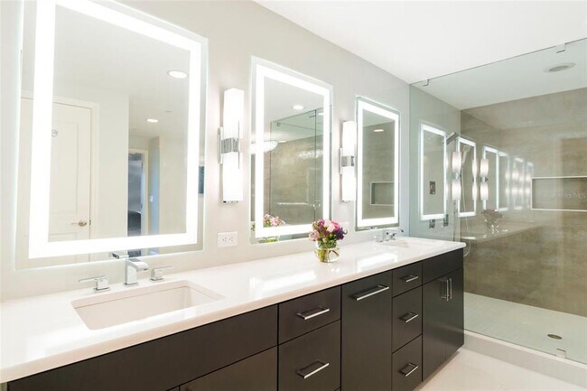 Building Photo - 301 S Gulfview Blvd