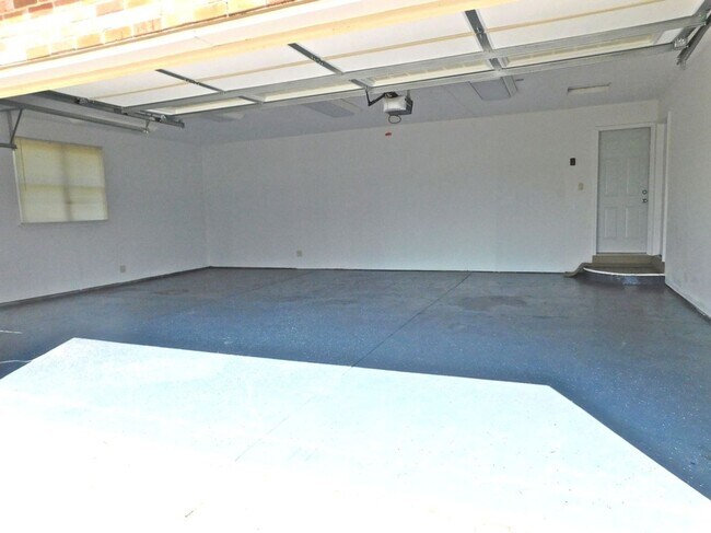 Building Photo - 7608 Kyles Station Rd