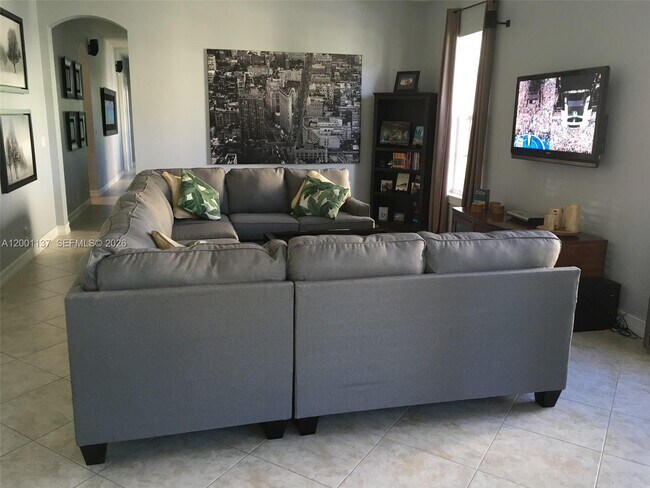 Building Photo - 184 W Bay Cedar Cir