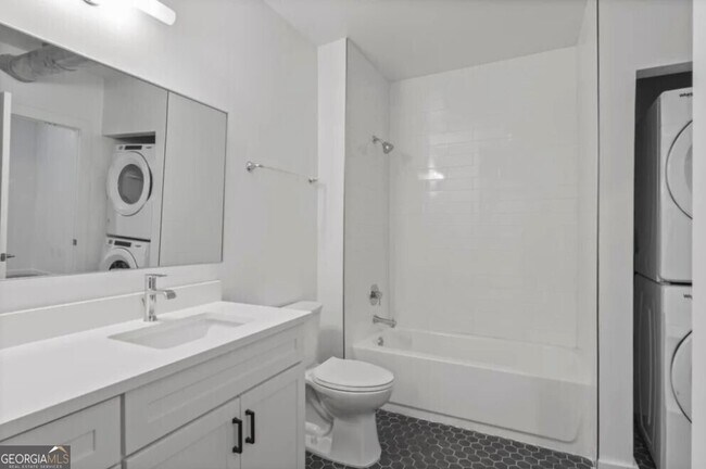 Building Photo - 230 18th St NW