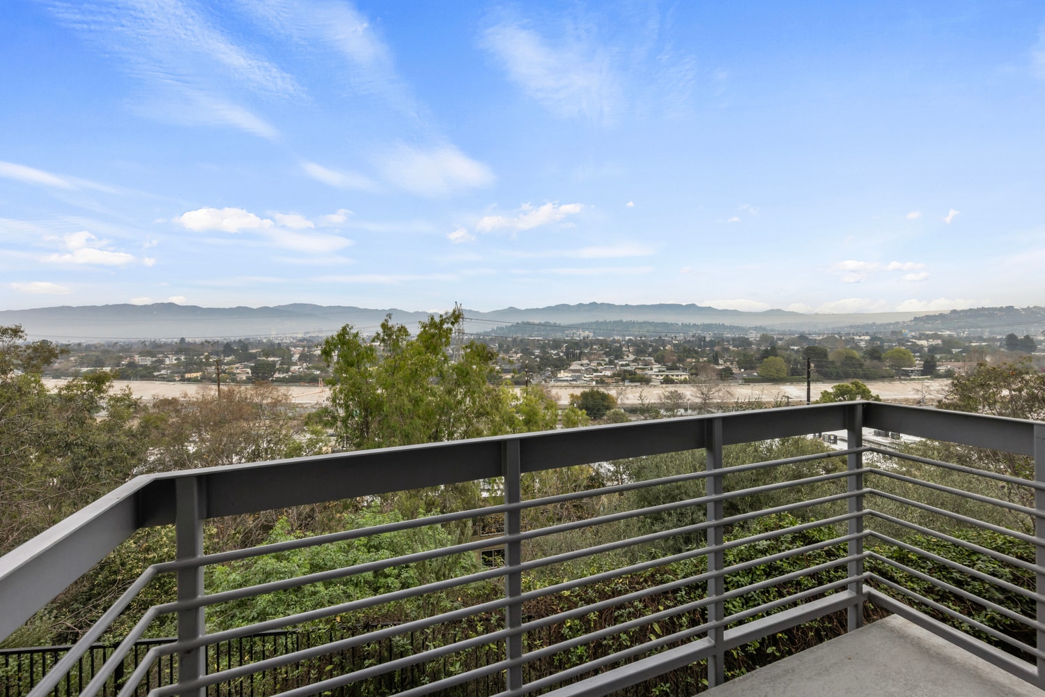 Building Photo - 2753 Waverly Dr