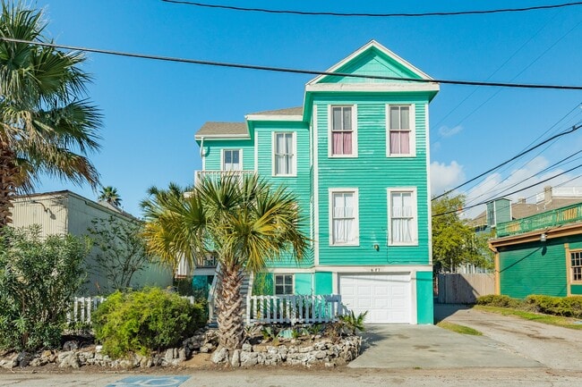 Building Photo - 415 14th St