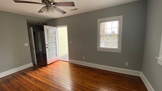 Building Photo - 3 Bedroom 2.5 Bath House in Radcliffeborough - Downtown Charleston