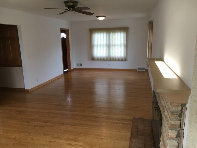 Living Room (Rear) - 921 N Wingra Dr