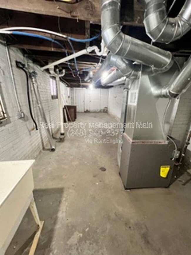 Building Photo - 9176 Chamberlain St