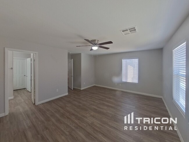 Building Photo - 72 Japonica Ave
