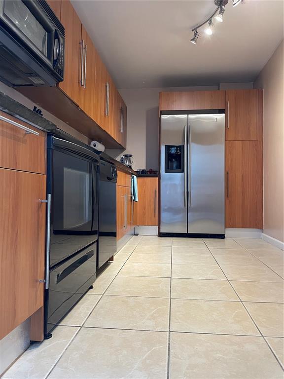 Building Photo - 3001 S Ocean Dr