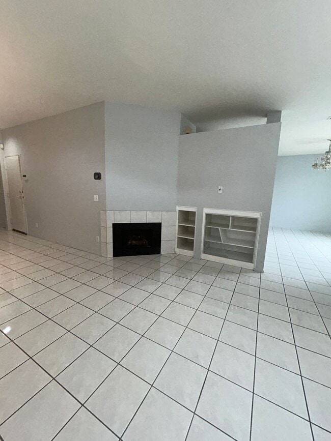 Building Photo - Spacious 2-Story Home in Prime Location