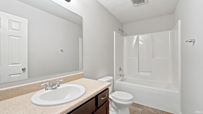Building Photo - 422 Heyford Ct