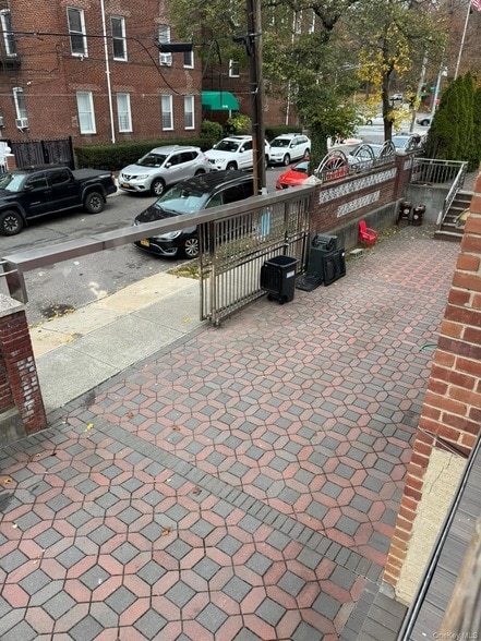 Building Photo - 109-04 Myrtle Ave