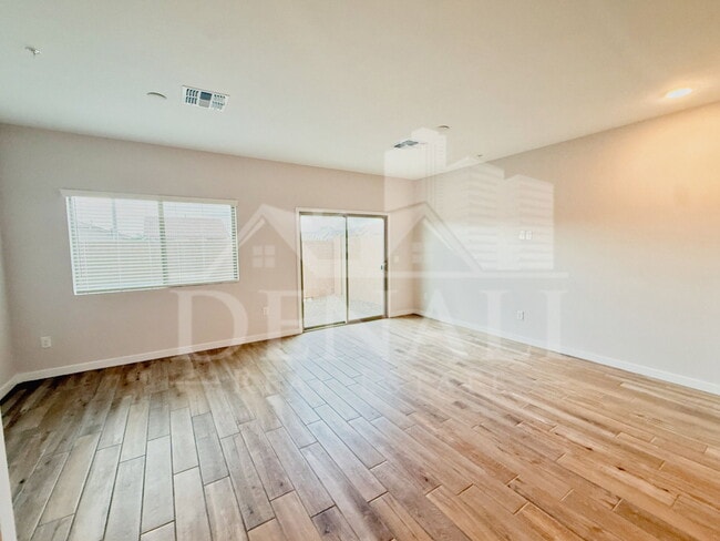 Building Photo - 7532 W Darrow St