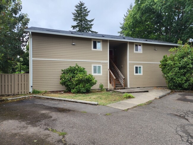 Building Photo - 12480 SW Gingham Ln