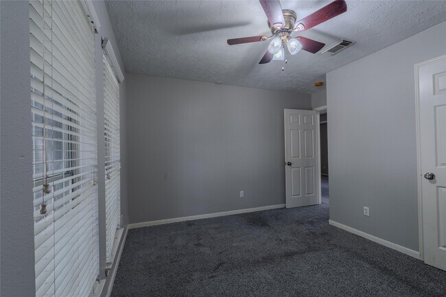 Building Photo - 13902 Stableridge Ct