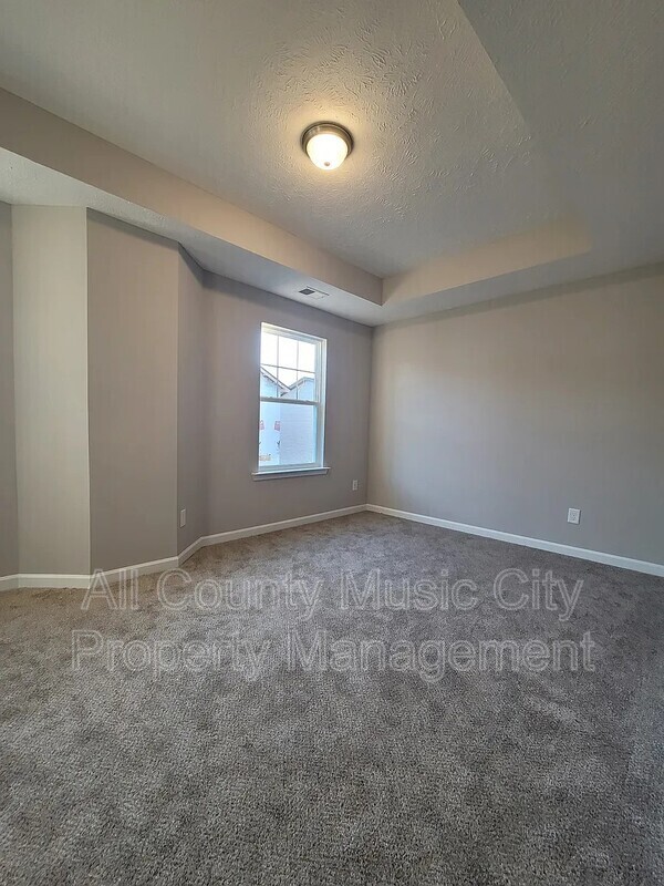 Building Photo - 310 Negri Ct