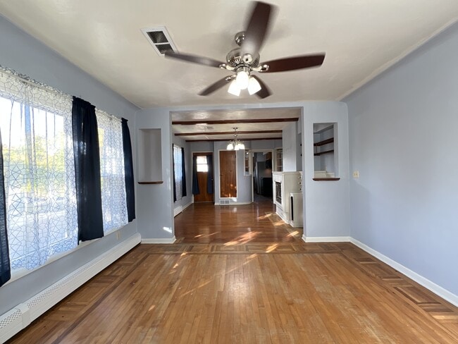 Building Photo - 2740 Buena Vista St