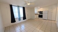 Building Photo - Centrally located 1 bed, 1 bath 2 parking, 2nd floor walkup in Makiki