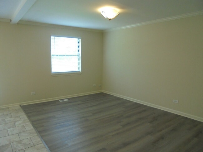 Building Photo - 1114 Stratford Ln
