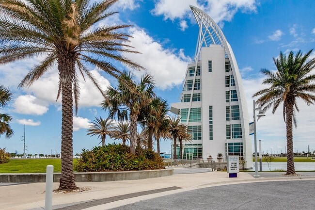 Building Photo - 4800 Ocean Beach Blvd