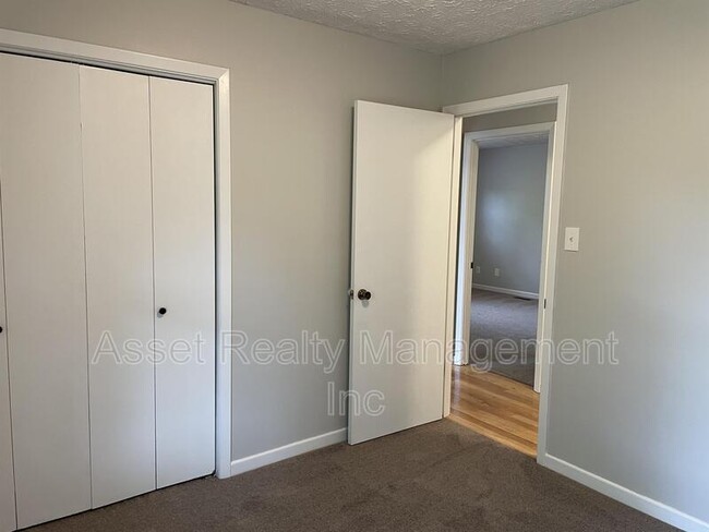 Building Photo - 608 Augustan Ln