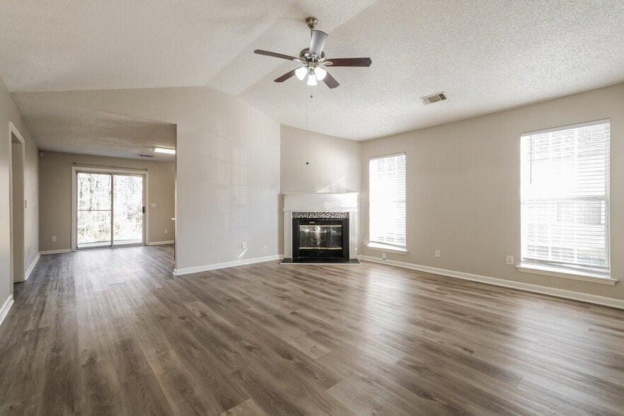 Building Photo - 3568 Brookstone Way