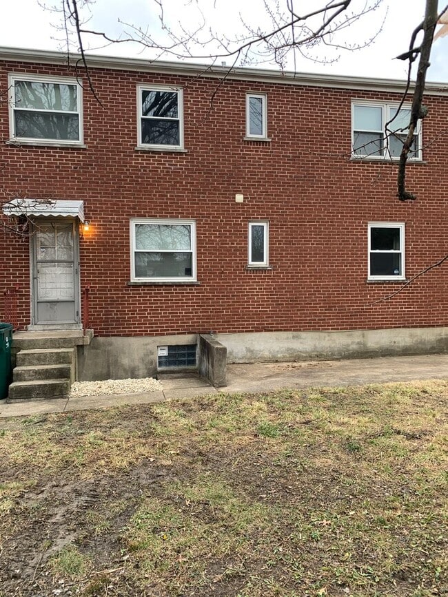 Building Photo - Charming 4-bedroom, 2-bathroom home located in the Covedale area